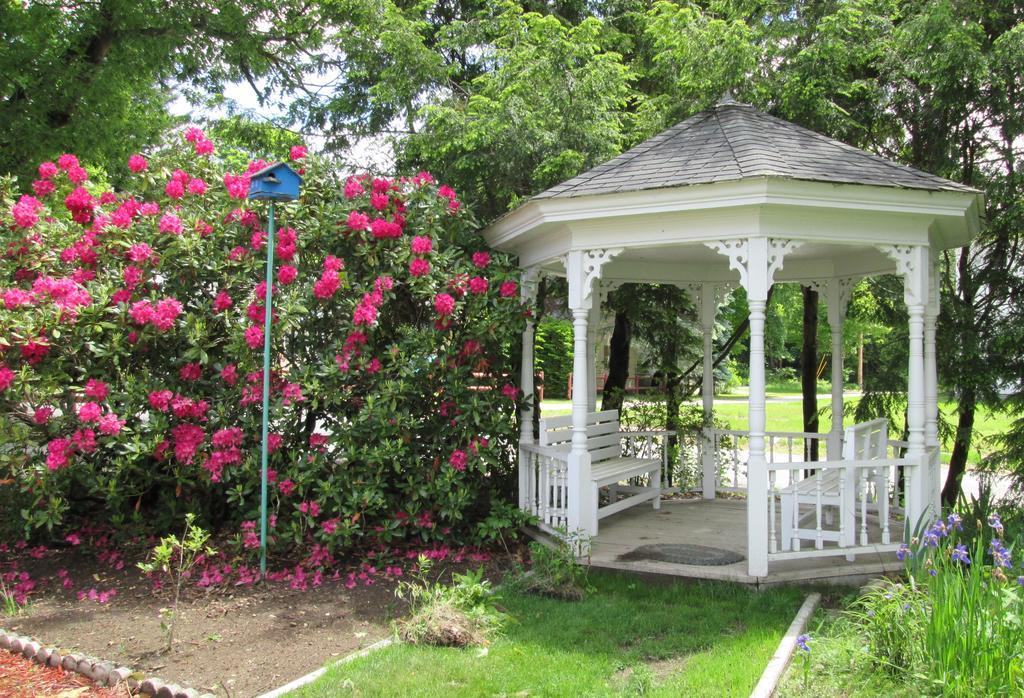 The Bridges Inn At Whitcomb House B&B Swanzey Εξωτερικό φωτογραφία