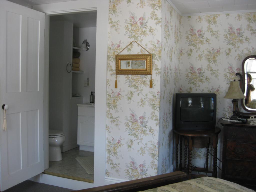 The Bridges Inn At Whitcomb House B&B Swanzey Εξωτερικό φωτογραφία